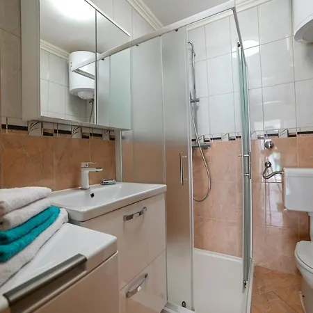 Cesarica Apartment *