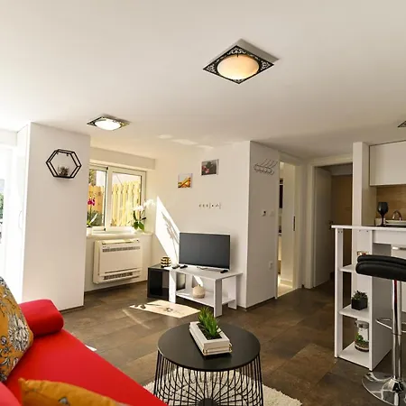 Cesarica Apartment Trogir