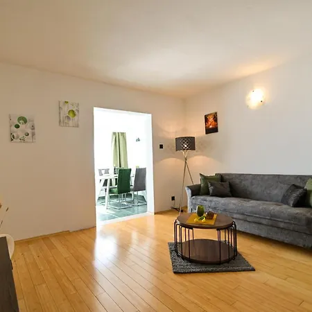 Apartment Cesarica *