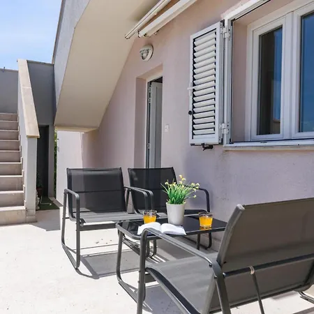 Apartment Cesarica Trogir