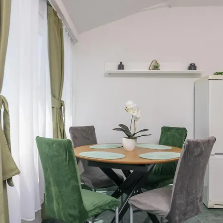 Cesarica Apartment Trogir