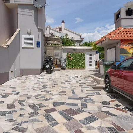 Cesarica Apartment Trogir