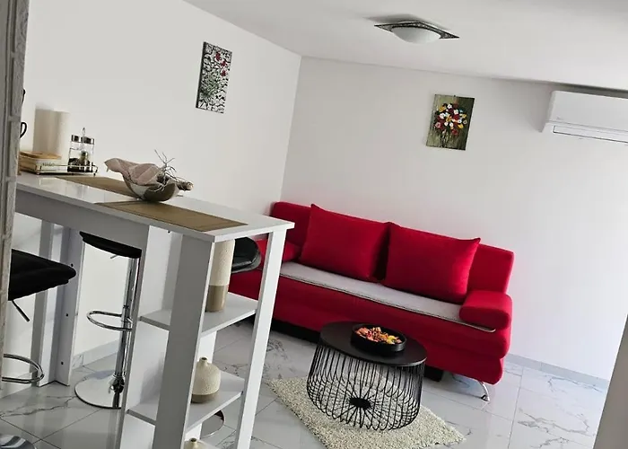 Cesarica Apartment *